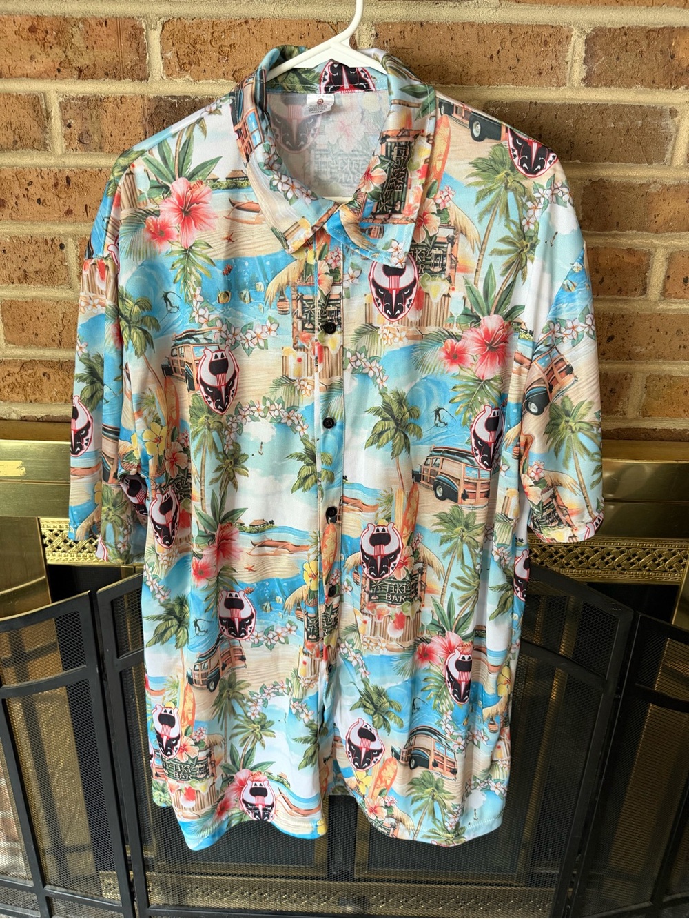 Men's Tropical Short-Sleeve Button-Up Shirt in Light Blue